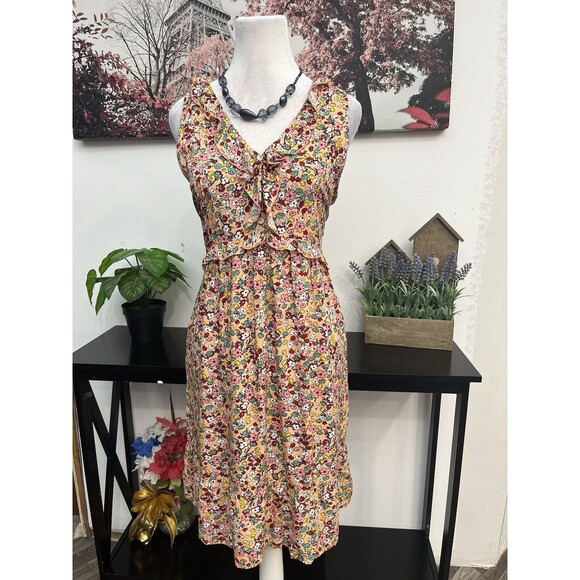 Suzanne Betro Dresses & Skirts - Suzanne Betro Women’s shirt dress Size M Floral V Neck  Ruffle Tiered Sleeveless